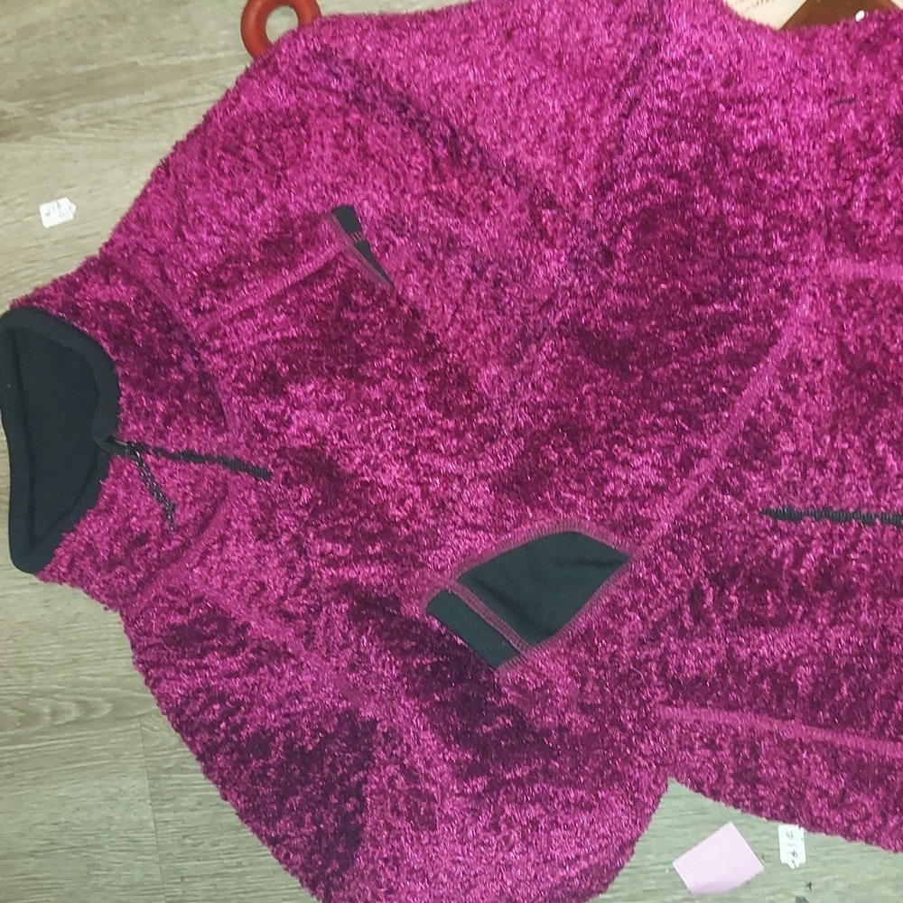COPY - Sick find! Furry mountain hardwear full zip jacket. Made in usa!